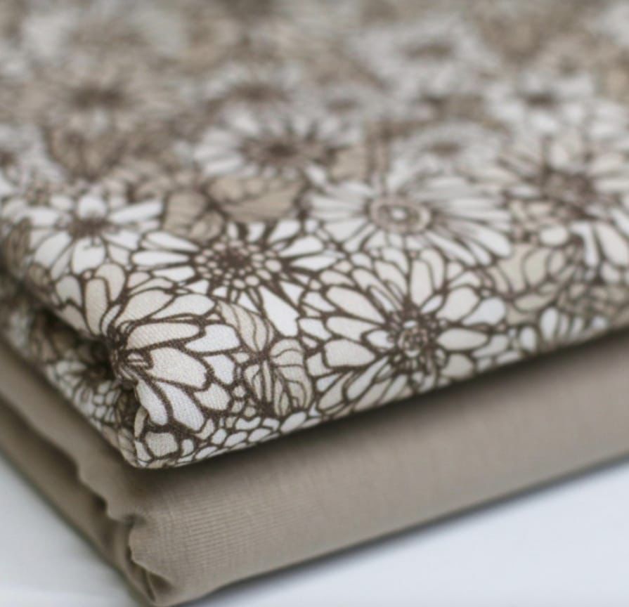 Knooptopje - Bloemenprint - Beige bloem